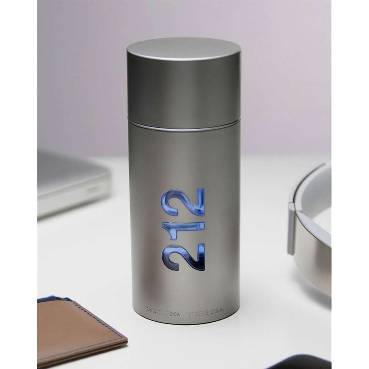 Carolina Herrera Mens 212 NYC Male Eau de Toilette 200 ml