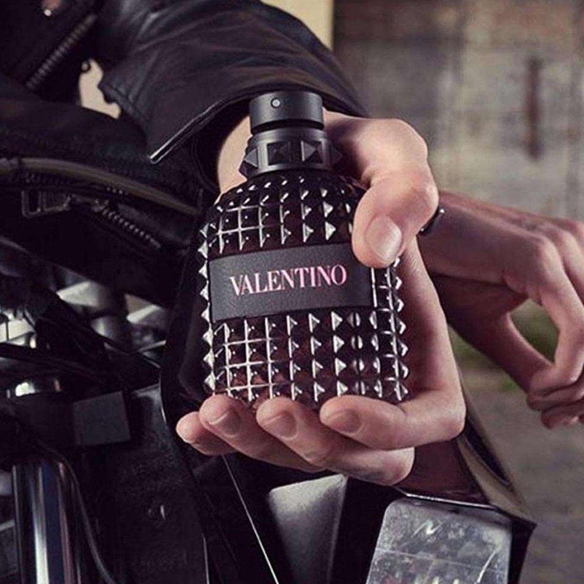 Buy Valentino Uomo Born In Roma Eau De Toilette - 50 ml, Earthy